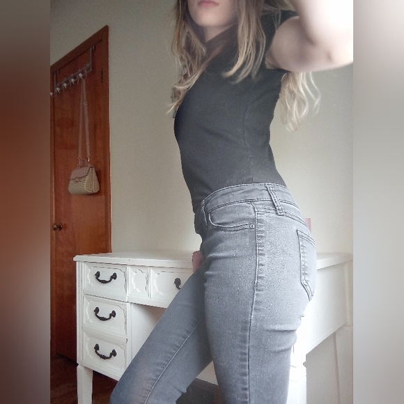 CELEBRITY PINK - Dark Gray / Black Skinny Jeans - Picture 9 of 10